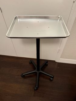 Portable instrument tray table