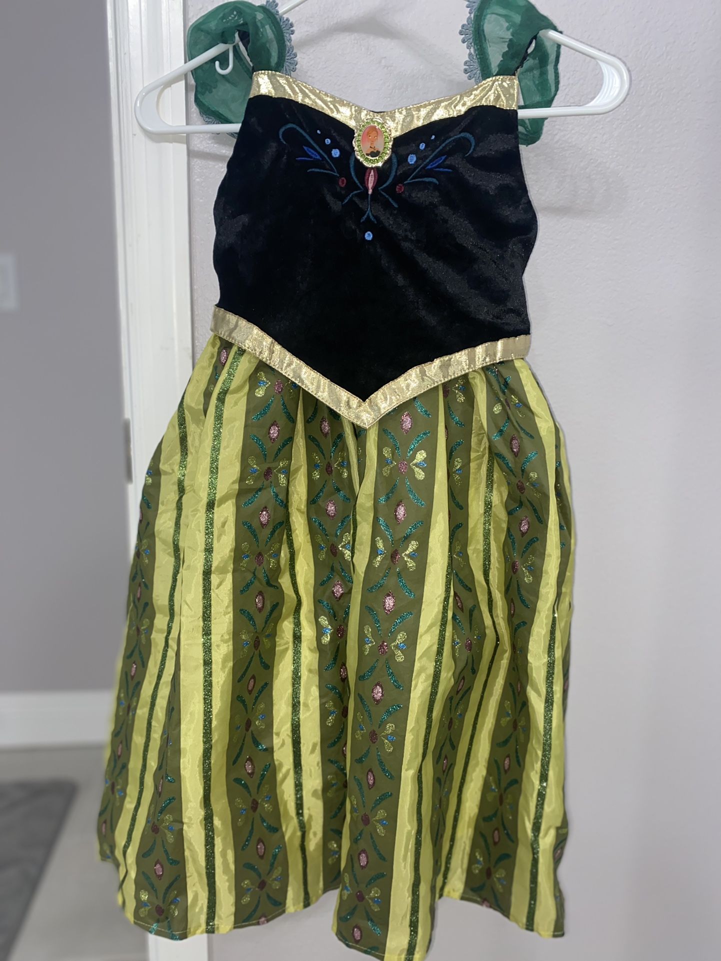 Anna Costume