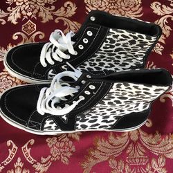 Vans Cheetah Black Women Size 7 1/2 Brand New