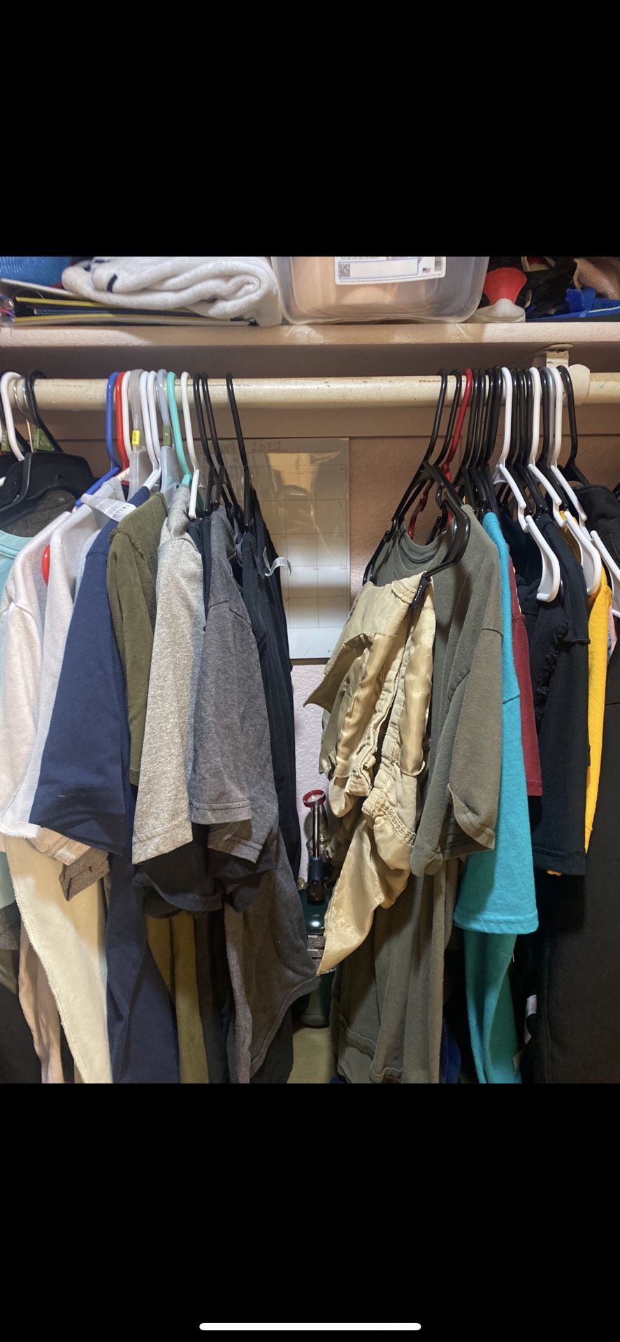 Tons Of Men’s Clothing And Women’s Clothing