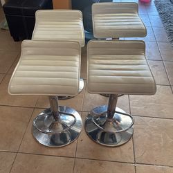 Barstools Almost New