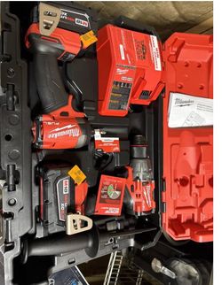 M18 FUEL 18- V Lithium-Ion Brushless Cordless Hammer Drill and Impact Driver Combo Kit (2-Tool)