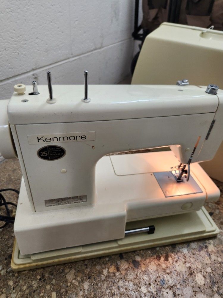 Kenmore Sewing Machine
Sears Model 158 12512