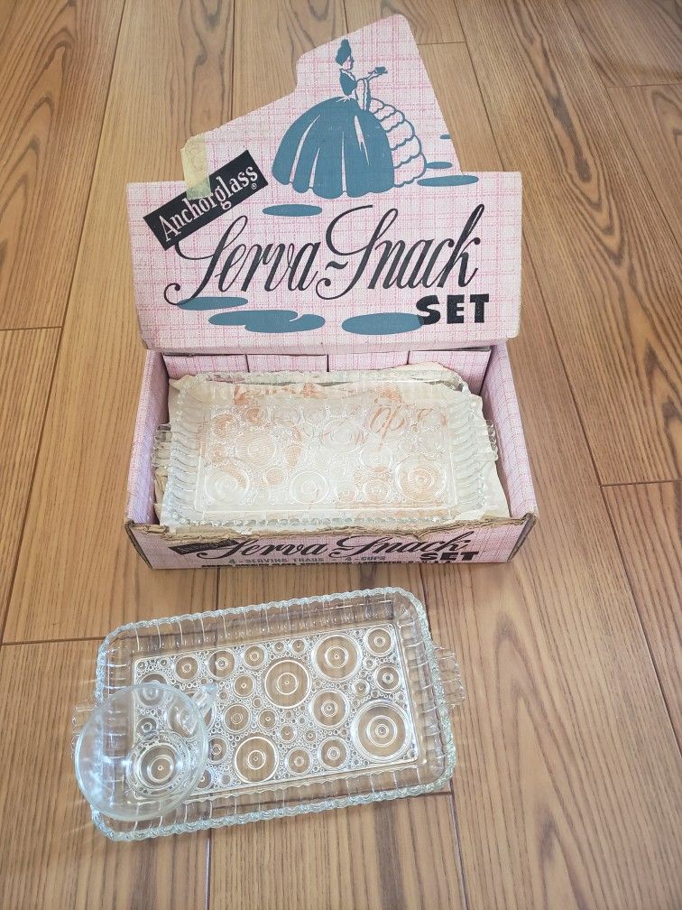 Vintage Serva Snack Anchor Hocking Set