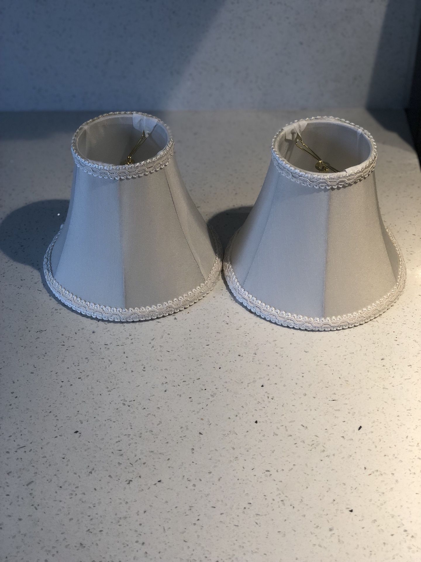 2 Mini white lamp shades