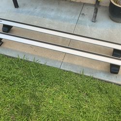 Thule Roof Racks ~ Rapid Traverse Towers w/60” AeroBlade Crossbars