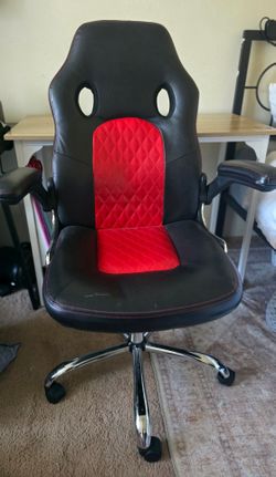 Gaming Computer Chair - movable arms