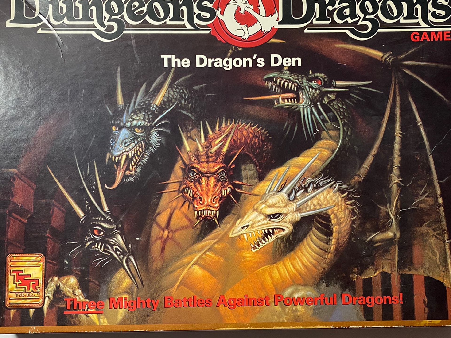 THE DRAGONS DEN: DUNGEONS AND DRAGONS BOARD GAME