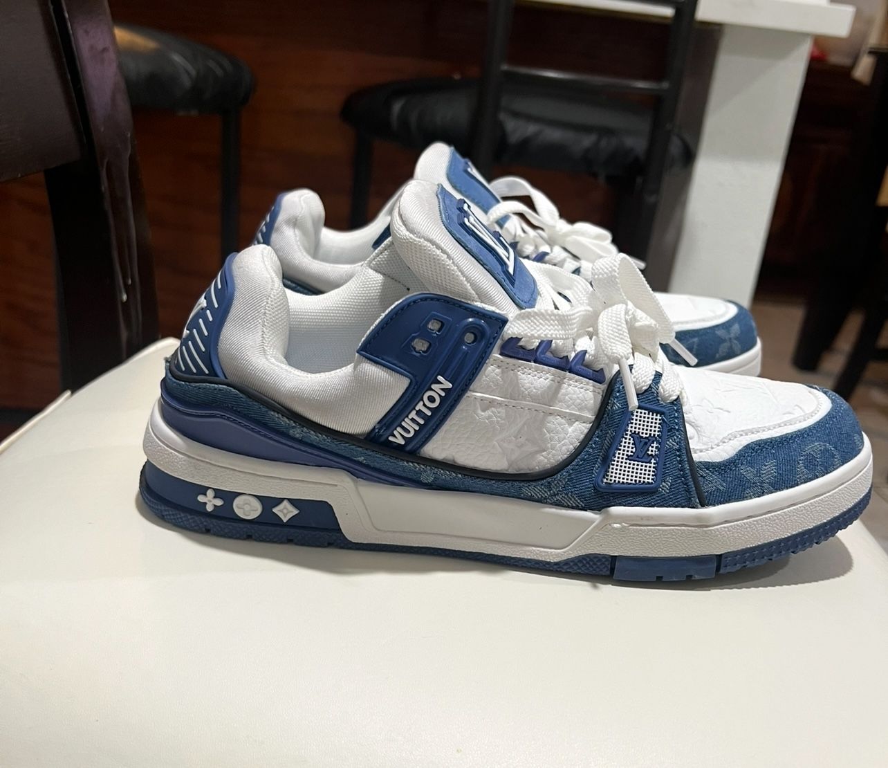 New Men Shoes Size 9.5. Genuine leather.