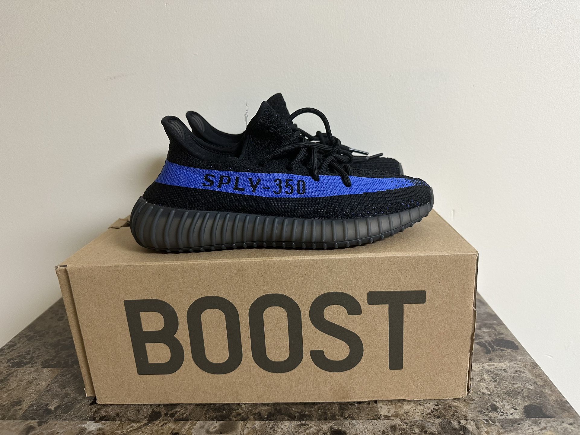 Adidas Yeezy 350 V2 Size “Dazzling Blue”