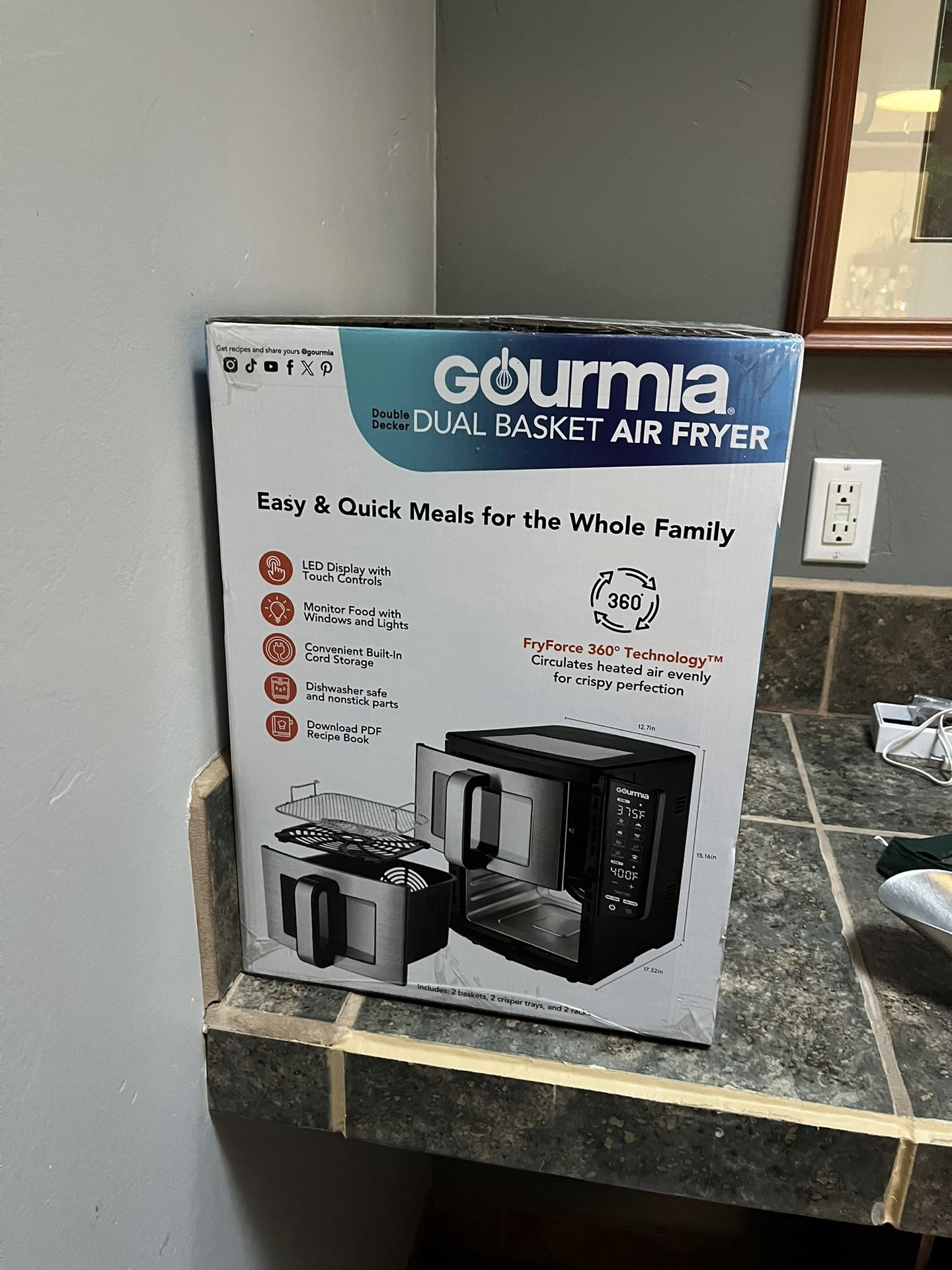 GOURMIA Dual Basket air fryer