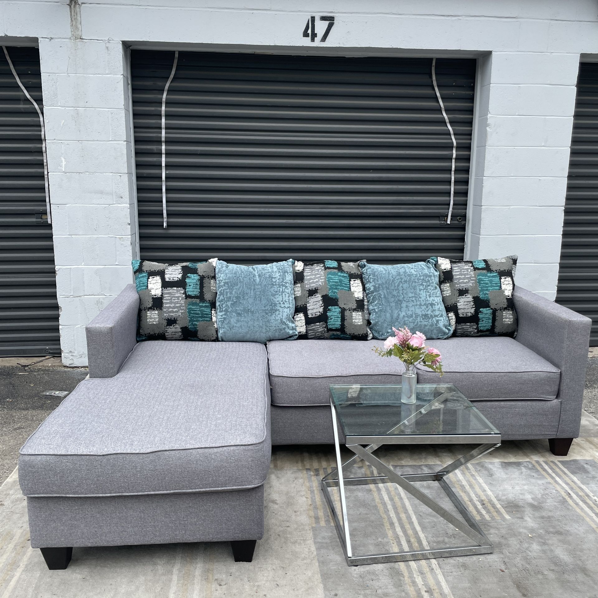 Reverible Sectional Sofa Couch with Reversible Pillows 🚛🚛 Delivery Available