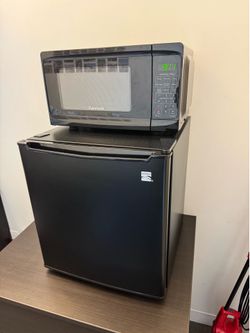 Kenmore 1.7 Cu-Ft Compact Refrigerator - Black
