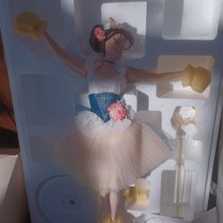 Prima  ballerina porcelain collection lighter than air