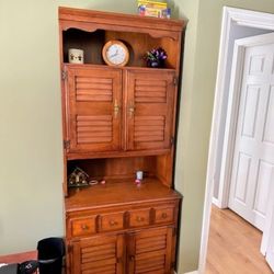 Vintage Maple Wood Hutch for kitchen or office 32Wx72Hx19D. Good condition!