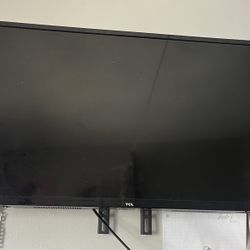 28" ROKU TCL TV