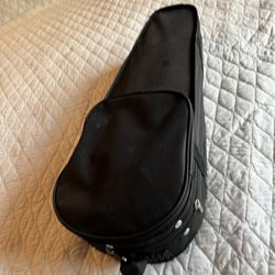 Ukulele, Travel Case