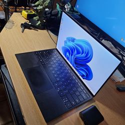 Dell XPS Touchscreen PC.  i7-1185G7-3.0GHz-CPU. 16GB Ram. 512GB m.2 SSD.