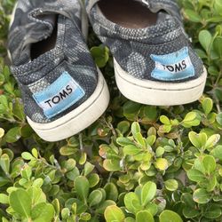 Toms Youth Camouflage Slip-on Shoes Size 13 