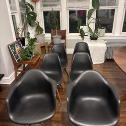 6 Chairs 