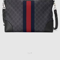 Gucci GG Supreme Web Messenger Bag Authentic 