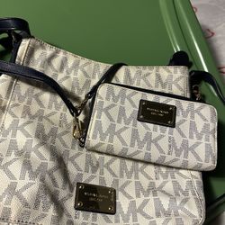 Michael Kors Cross Body /Wristlet Wallet 