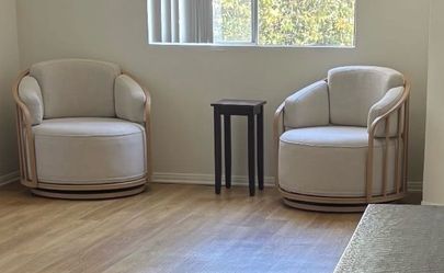 Chairs PICK UP BY JULY 1st
