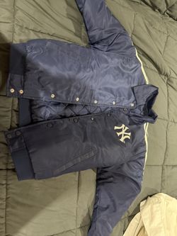 Boys Official Yankees Coat- $20 YL 