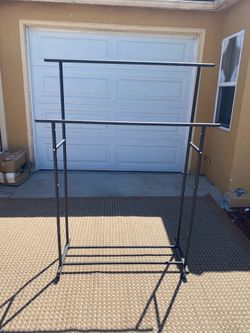 Like new clothing rack