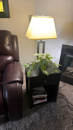 Complete living room set including lamps
