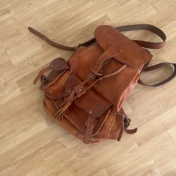 Beautiful 100% leather backpack very steady very thick