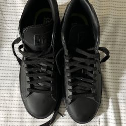 NEW Converse Women Black Sneakers