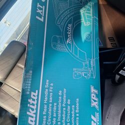 Makita Rear Handle Skillsaw 