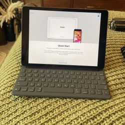 iPad And Apple Smart Keyboard
