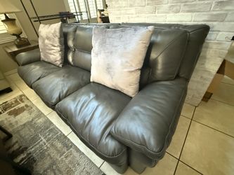 Modern Charcoal Gray Leather Sofa – Excellent Condition – RC Willey