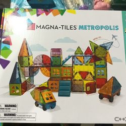 Magna-tiled Metropolis 110 Piece 