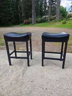Cushioned bar stools