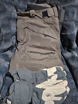 Brand new large snowboarding pants and adult size gloves