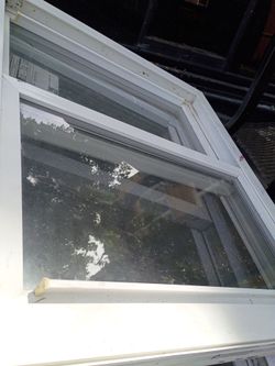 2 used window 🪟 32w x29 h slid