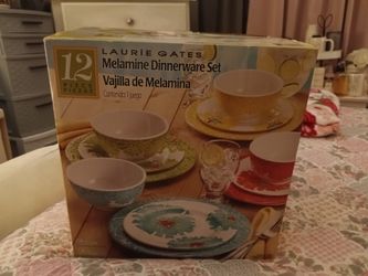 Super cute dishes set 12 pieces brand new never used
