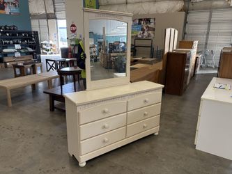 Vintage Cottage Style 6 Drawer Dresser with Matching Mirror