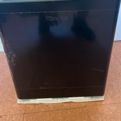 Hisense mini fridge
