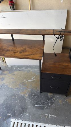 Compute desk