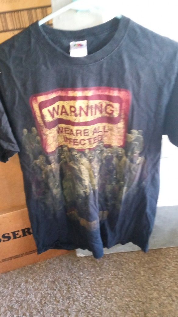 Medium Walking Dead Shirt Short Sleeve
