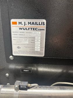 Pallet wrapping machine