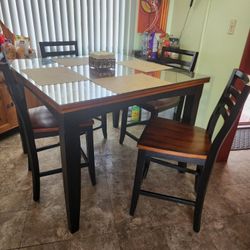 Table &chairs
