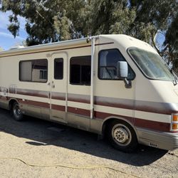 1995 Pinnacle 35’  RV