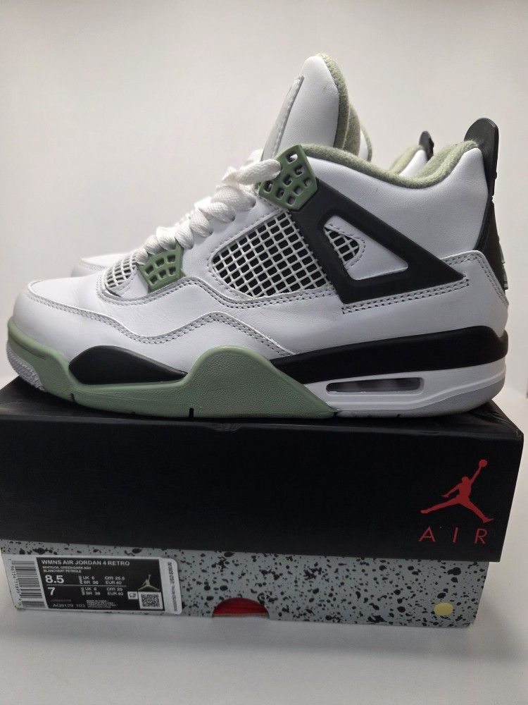 Air Jordan 4 Retro Seafoam WMNS Size 8.5 (Men’s 7)
