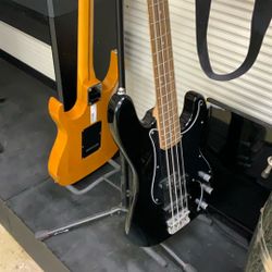 SQUIRE ELECTRIC GUITAR 