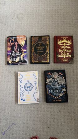 6 Romantasy/Romance Books
